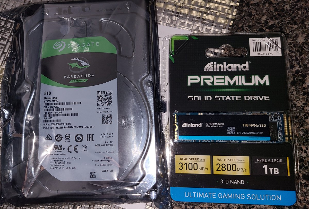 kaveviking's tweet image. Added to the pile!
Shoutout to #seagate hdd and #inland ssd 
Just a few parts away from #buildcomplete .  Let me know your case ideas below~