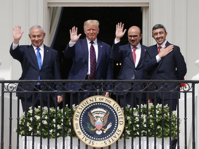 MamaBearKerry1's tweet photo. @JackPosobiec @TinkerTricity You may be cool, but you're not broker a historical Middle East Peace Agreement then fly to Philly for a cheese steak cool. 😍
#Trump2020LandslideVictory 
#MiddleEastPeace 
#phillycheesesteak
#youaintcool
#PresidentTrumpisMyPresident https://t.co/oxSYjO4byv