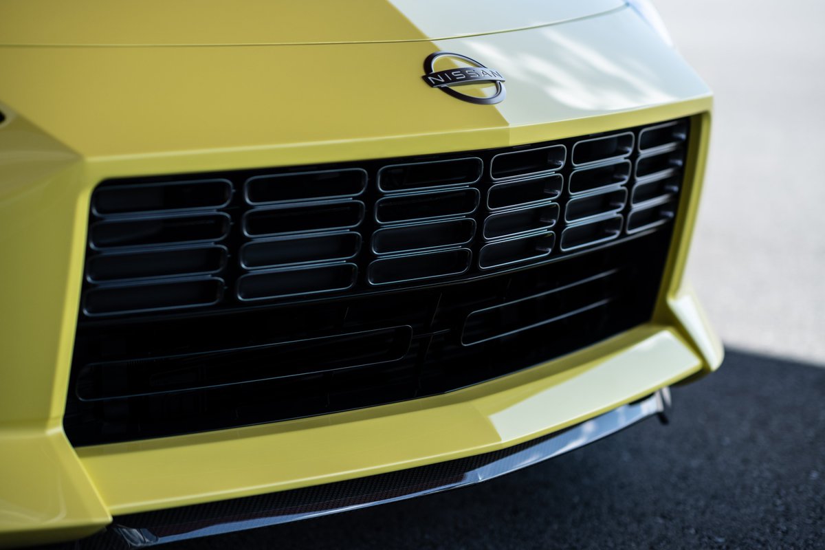 CNETCars's tweet photo. Here's some detail shots of the Z Proto for you to drool over https://t.co/Z8G2Dprjd4 @NissanUSA @Nissan #NissanZ https://t.co/r7IThprySU
