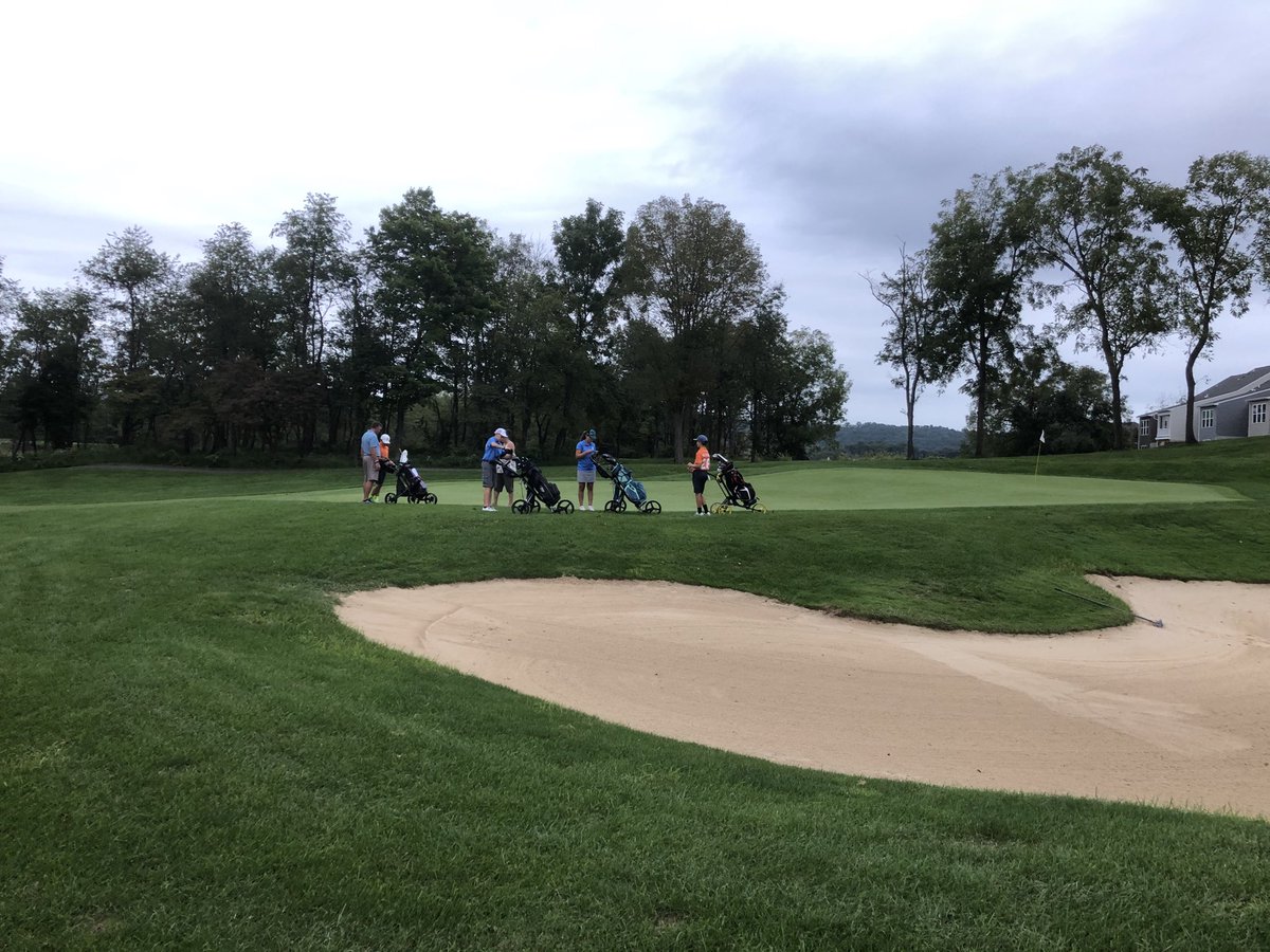 BeginGolfNow's tweet photo. Great couple of ⁦@PGAjrLeague⁩ matches these last few days. Two super courses ⁦@HawkPointeGC⁩ + #springbrookcc Our ⁦@Flanders_Valley⁩ team hit some great shots along the way and enjoyed the golf! #fallfinish ⁦@sbcctornado⁩ #GrowTheGame #njpga  #njgf https://t.co/uepHq9qu9P