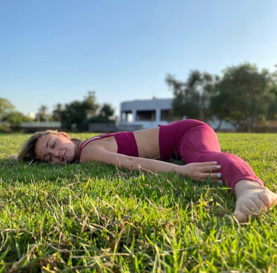 earthing's tweet photo. Our mission is to show you how soothing, strengthening, and healing the Earth is. We believe it will change the way you regard the ground under your feet &amp; your relationship to the planet you live on. If a photo speaks a thousand words, this is how we feel about Mother Earth—👣🙏🏼 https://t.co/nxLum5Ow1b