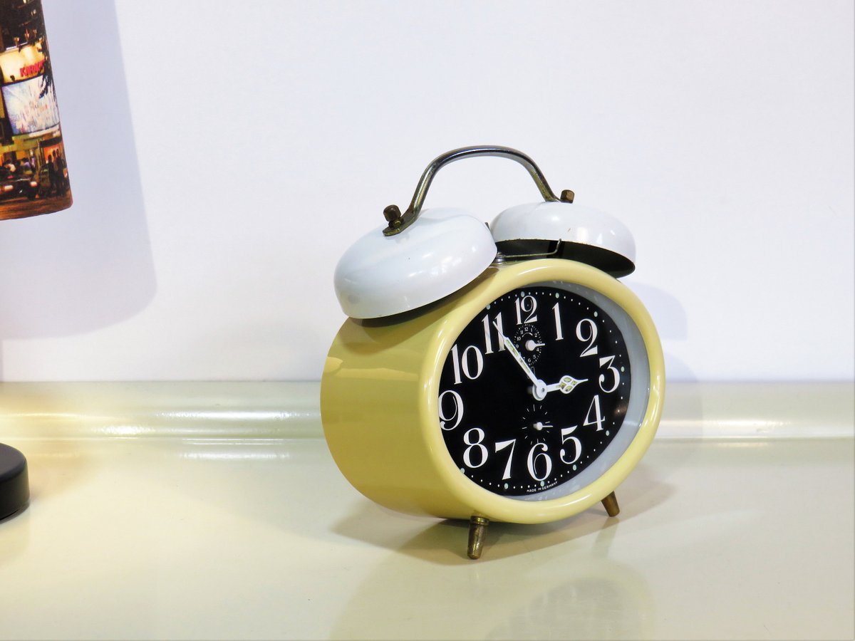 MaLanterne's tweet photo. Vintage Twin Bell Alarm Clock, Beige color, Made in Germany, Home Decor, 70s https://t.co/JvlzDBbDqU #Summer Dress #Holidays #GIFT #YellowClock https://t.co/VVlHz7faHe