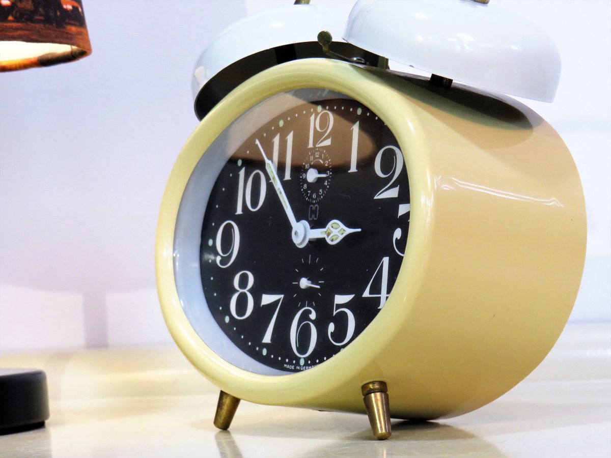 MaLanterne's tweet photo. Vintage Twin Bell Alarm Clock, Beige color, Made in Germany, Home Decor, 70s https://t.co/JvlzDBbDqU #Summer Dress #Holidays #GIFT #YellowClock https://t.co/VVlHz7faHe