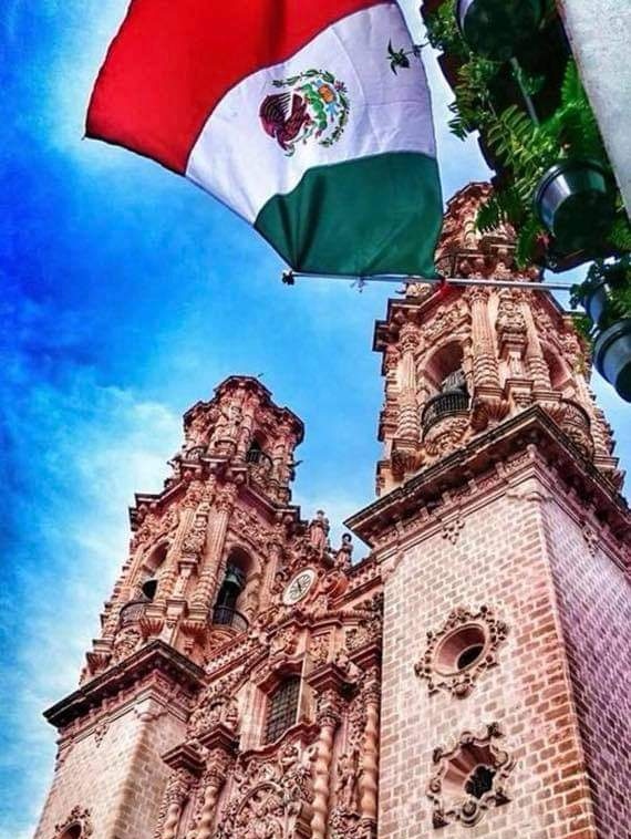 TaxcoHabla's tweet photo. 🇲🇽  ¡Viva #México! 🇲🇽 
#VivaTaxco #15deSeptiembre #Independencia #AmoMéxico https://t.co/9fpYrXuQ0z
