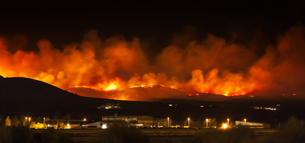 MJRetailReport's tweet photo. It’s wildfire season in the U.S. and cannabis companies up and down the West Coast are feeling the impact. From burned farms and property to potentially contaminated crops from prolonged exposure to smoke, heat, and fire retardant, cannabis  #California #O https://t.co/I91fhKIupj https://t.co/cNNnkT7Cwj