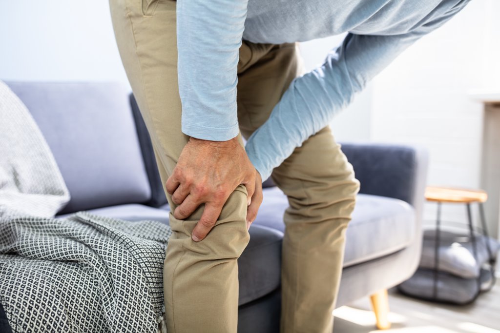 Those that have problems walking, getting in or out of chairs, and climbing stairs, may need a knee replacement. Nassos Orthopedic Surgery and Sports Medicine diagnoses knee problems and pinpoints the cause of knee pain. Learn more here! nassosortho.com/services/knee-…