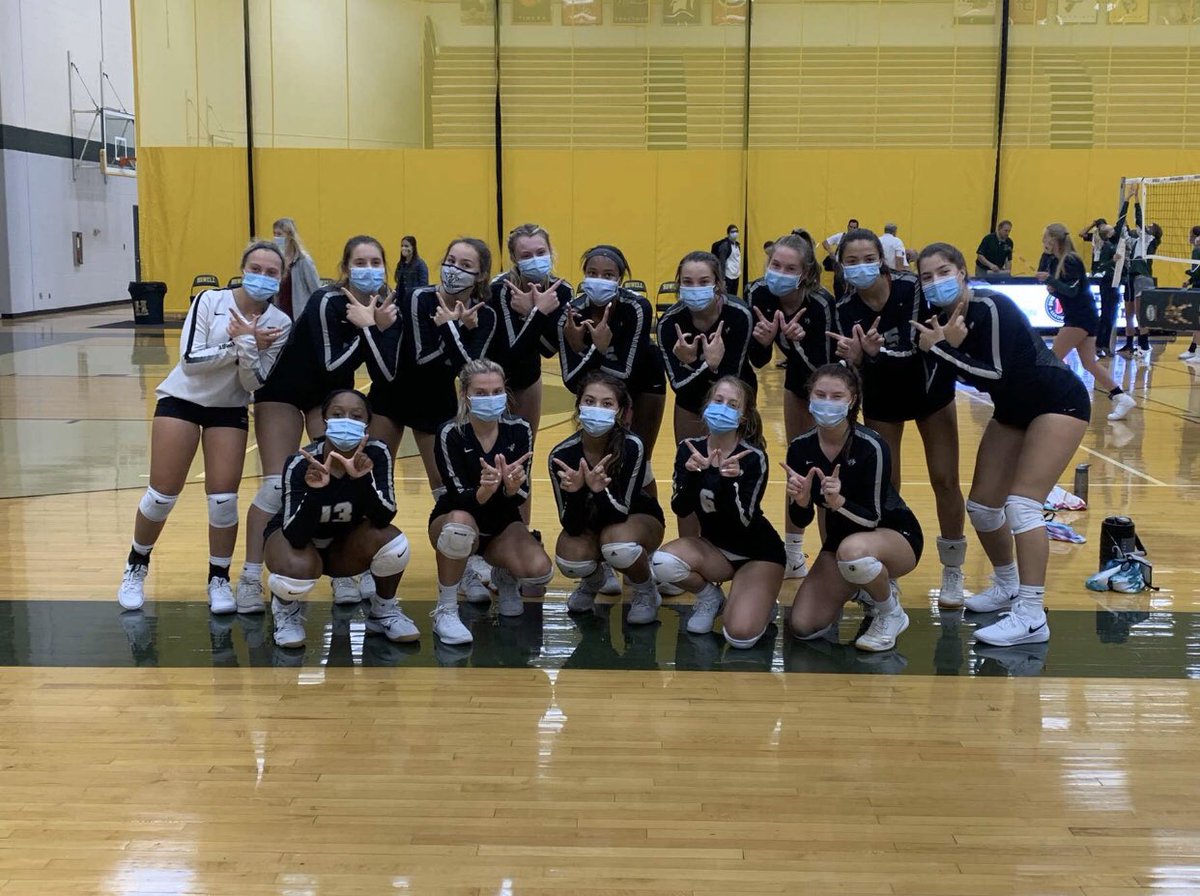 Starting the season off right with a win against Howell 3-1 🖤🏐 Northville next, on Thursday ‼️