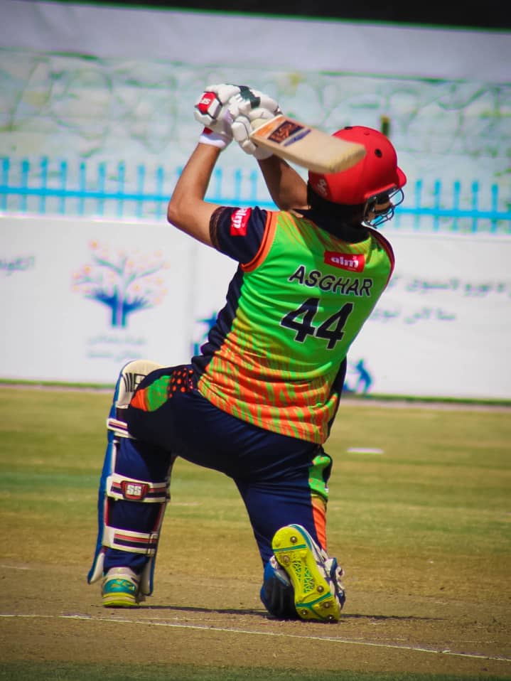 fresh_dragons's tweet photo. The superb run of our 🐉 for the final ended in the second qualifier with a 5 wickets defeat against the defending champion Mis Ainak Knights.
Hard luck this year as we will bounce back stronger next year 💪.
Thanks for your support &amp; prayers throughout the tournament.#SCL2020 https://t.co/t1e5ycSnnA