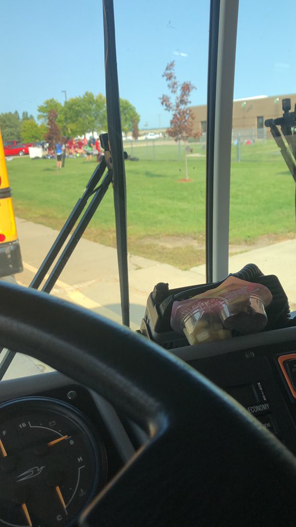 jhawkhauler's tweet photo. @JesupXC ready to run #bus18 https://t.co/nPoXVP7VAM