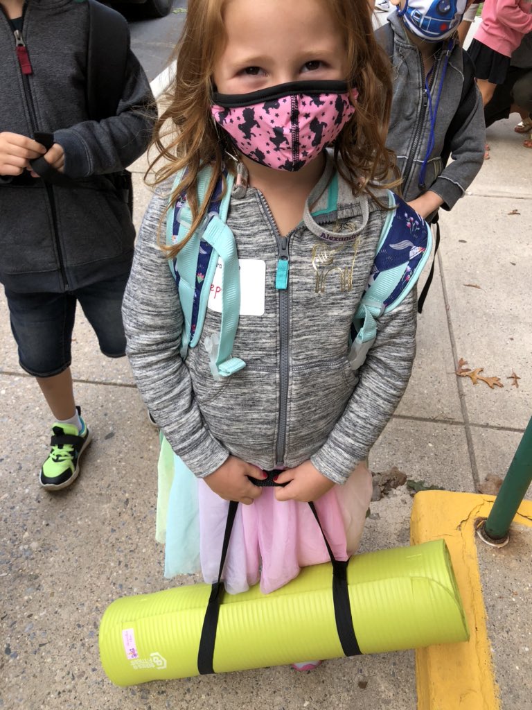 LWelchStorch8's tweet photo. We are ready to learn! Another successful first for our kindergarten students! Smiles and laughter permeating our campus on this crisp morning! #DASKIND@nensuper62 @NENUFSD https://t.co/gUHukyIVbL
