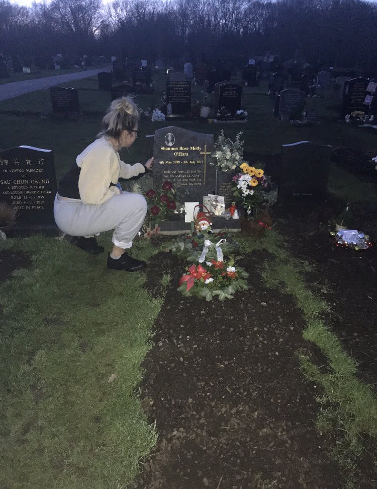 ChloeBellerbyMH's tweet photo. My dear friend Shannon took her own life 3 years ago. The heartbreak is real, and everyday it still hurts, so please please don’t stop talking about suicide prevention just because the day is over. 800,000 people die due to suicide globally each year. Don’t stop talking about it. https://t.co/swtPHBm5G2
