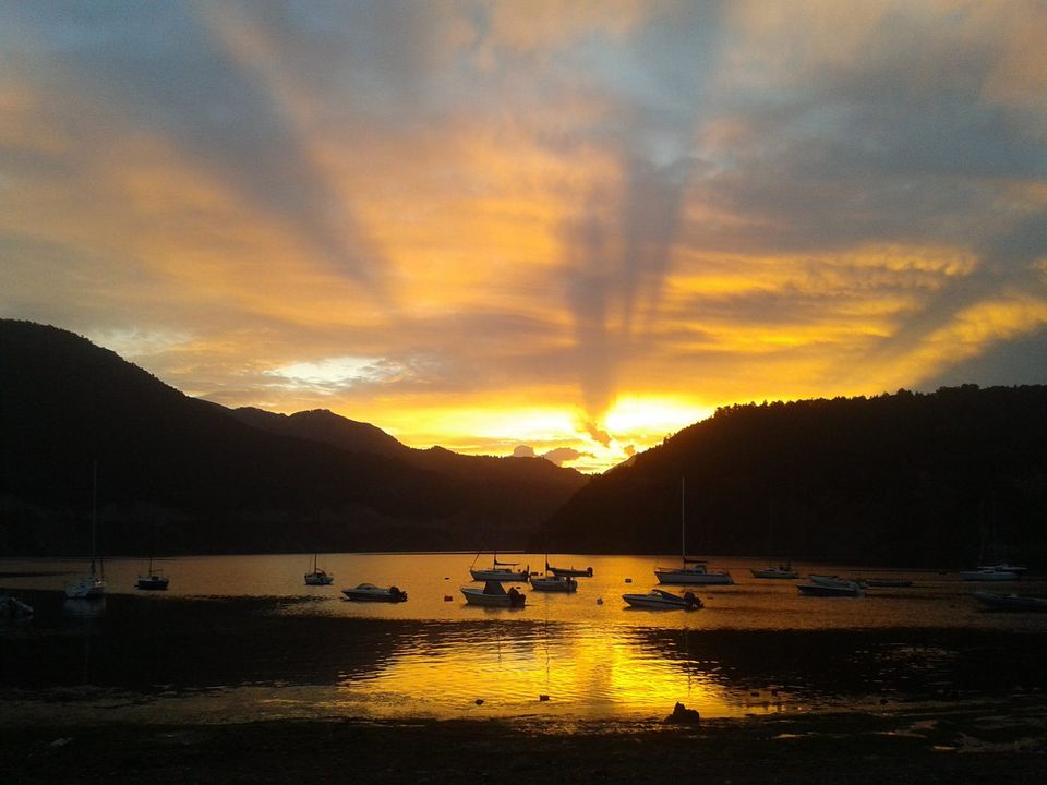soymariche's tweet photo. #Atardeceres
#LagoLacar San Martin de los Andes
#ecastillo Tiempo de proyectar 🌄
Patagonia Argentina🧉🇦🇷 https://t.co/7016aj7sHs
