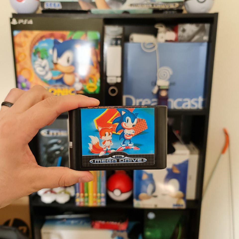 The_Game_Booth's tweet photo. Another great purchase from https://t.co/TJUmNV5PnB 
Eventually the wife is going to get fed up of the fridge-freezer being covered in repro carts haha @Gaming0utlet 
#retrogaming #sega #sonicthehedgehog https://t.co/1nU7qfHR2c