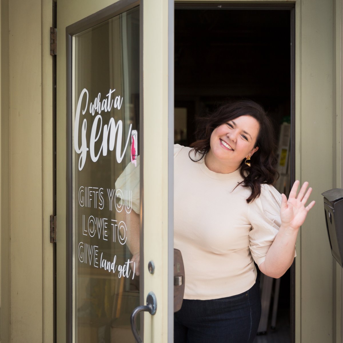 DtownDport's tweet photo. How adorable are these photos of Sarah Collins!? If you are ever on the hunt for something eclectic and vintage, What A Gem has all kinds of treasures waiting to be found! Check out this #DowntownFrontPorchProject story: https://t.co/fnn6g8uJ7S https://t.co/E7G0dyD2T6