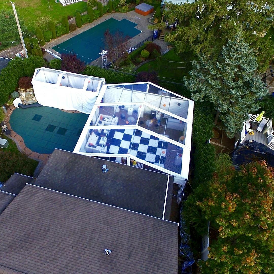 How we do Backyard Events 🎉 .

#backyard #backyardparty #backyardwedding #iliketents #weddings #tents #tentrental #clearspan #eventprofs