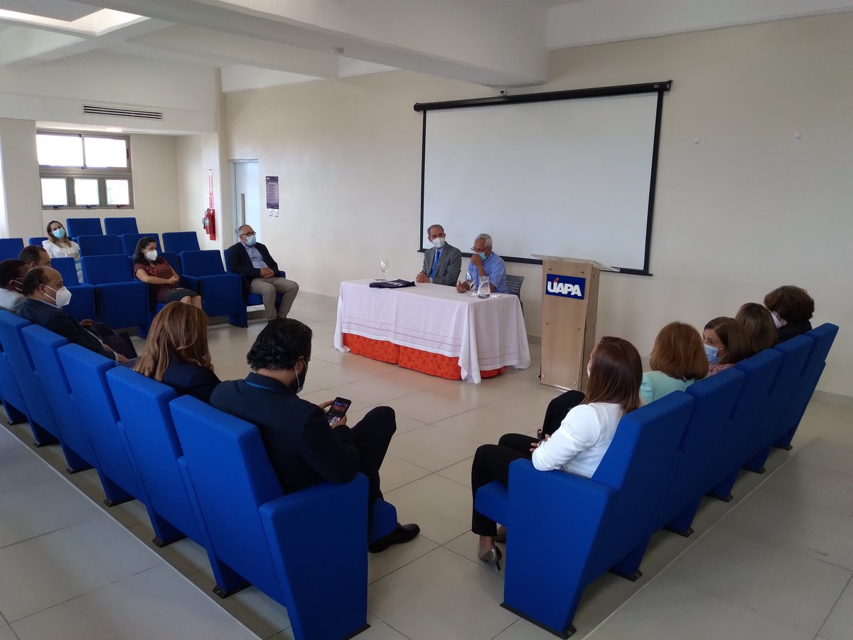 UAPATEINFORMA's tweet photo. Visita del ministro #Mescyt Franklin García al campus de la  #UAPA en el marco del V Congreso #CEICYT, para socializar con las autoridades de la universidad pionera en educación  a distancia virtual . https://t.co/fE27J7aa8q