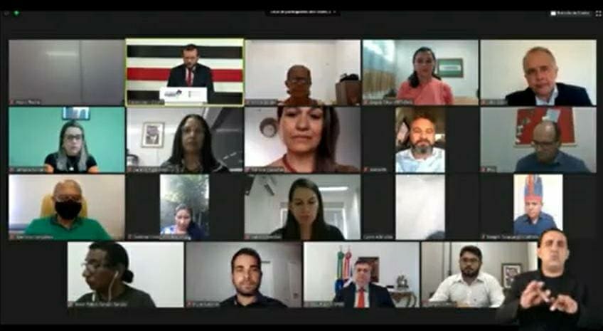 sedihpop's tweet photo. Hoje, o secretário de Estado dos DH's, @xicogoncalves, o adjunto de Promoção do IDH, @blacerda, e a coord. da Ass. Indígena da Sedihpop, Adriana Carvalho, participaram da solenidade de lançamento dos editais do #Procaf para #agricultoresfamiliares e #povosindígenas do Maranhão https://t.co/X5jX33xNmS