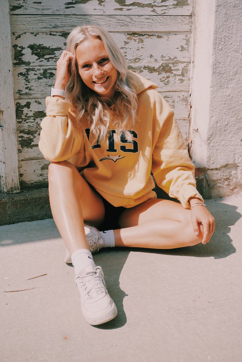 elliewhiteman8's tweet image. I'm excited to announce my commitment to University of Illinois-Springfield! I am so thankful for this opportunity with an amazing group of coaches and team! Thank you to all my coaches over the years, my friends, my teammates, and most of all my family! Can't wait to be a star🌟