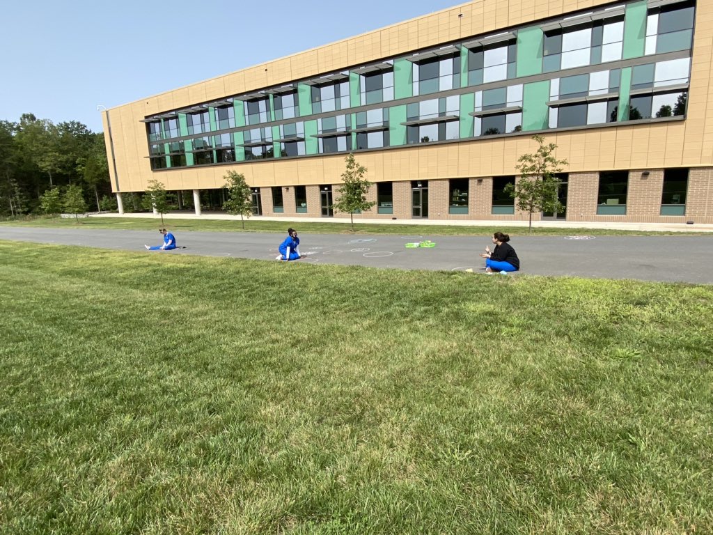 MrsHiltnerReads's tweet photo. Happy #InternationalDotDay! Thank you @DesignMakeTeach for all your help with making our dots appropriately distanced. Thank you to @matastudios @SalleSappington @MeganFa13190843 and everyone who joined us! https://t.co/Uw93aeH4pD