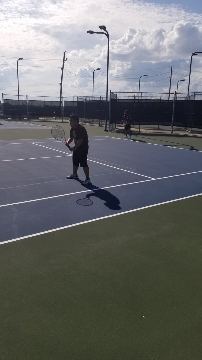 SCreek_Tennis's tweet photo. Summer Creek Tennis in action today at Barbers Hill 
@HumbleISD_SCHS 
#workingtheplan https://t.co/rP4BX4fH5J