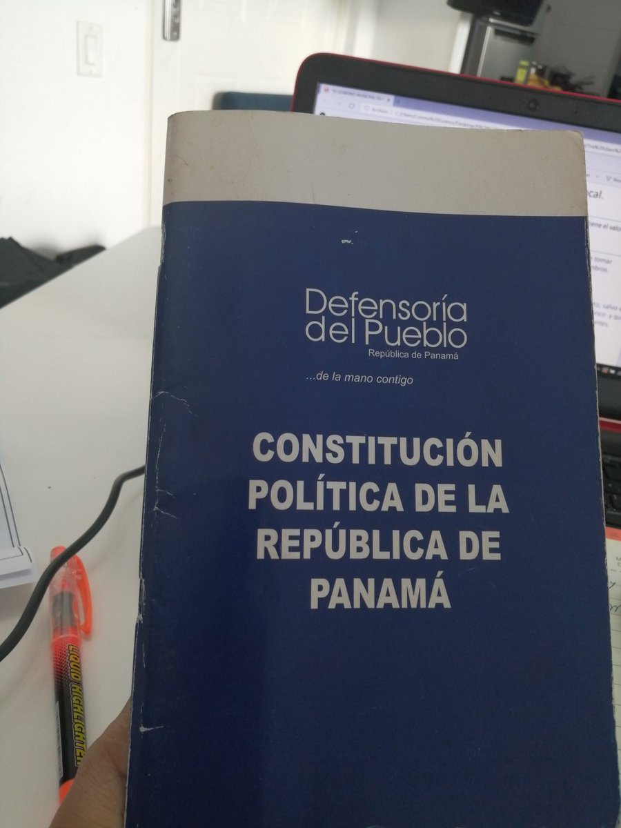 loredesiree15's tweet photo. La Constitución Política de la Rep. de Panamá, debería ser de lectura obligatoria...podemos adquirir el compromiso de leerlo como un deber ciudadano. Sólo así lograremos hacer valer eso de que  "El Poder Público emana del pueblo"art.2
#metelemente #DiaInternacionalDeLaDemocracia https://t.co/AtlL94jNIQ