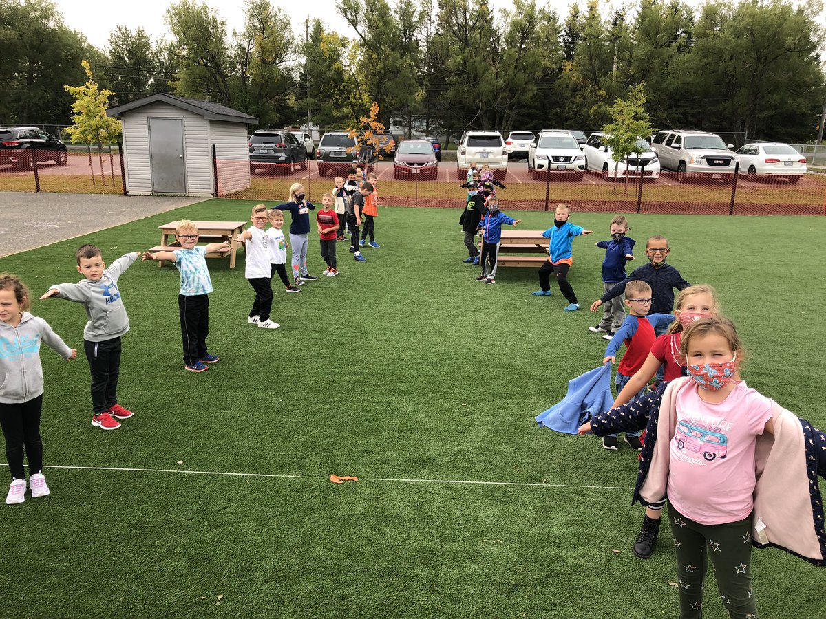 ryanmgatto's tweet photo. 🔥FIRE DRILLS🔥
Today we took part in our first of three socially distanced fire drills!  Great job Flames! #tbay #tbcschools #holyfamily #TBFD https://t.co/6ebeIpQxNC