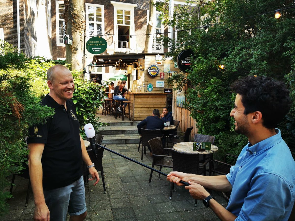 Leuke maar vreemde #Prinsjesdag vandaag <a href="/Ocaseysirishpub/">O'Casey's Irish Pub</a> minder dan een kwart van de normale prinsjesdag drukte maar wel alle nieuws zenders in voor sfeer impressie <a href="/NOS/">NOS</a> <a href="/ShownieuwsSBS6/">Shownieuws</a> <a href="/DenHaagFM/">Den Haag FM</a> <a href="/NPORadio1/">NPO Radio 1</a> <a href="/omroepwest/">Omroep West</a> We felt like rock stars😎😅 #irishpub