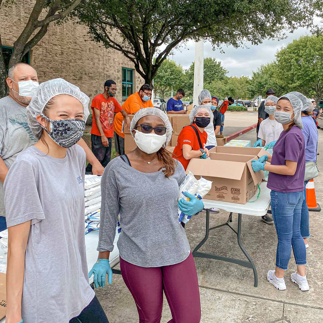 UHAlphaEtaAlpha's tweet photo. ☆ Had an awesome time volunteering with @TargetHunger &amp; some of our AEA members this past monday! Thank you to everyone who came out! ☆ https://t.co/WmjSCp06uI