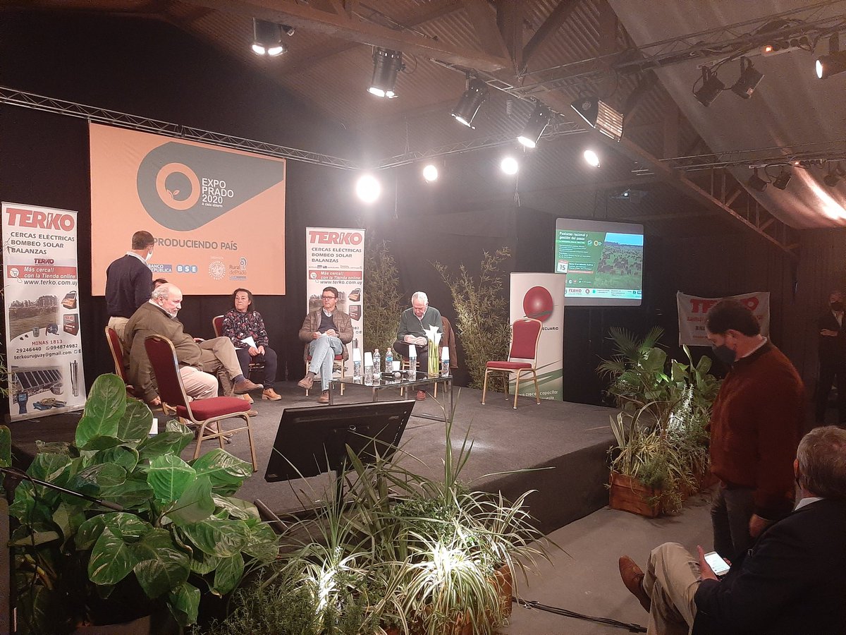 PlanAgro's tweet photo. A punto de comenzar el evento Pastoreo Racional y Gestión del Pasto en @ExpoPrado con @supraorg #terko https://t.co/qs0VuluknL