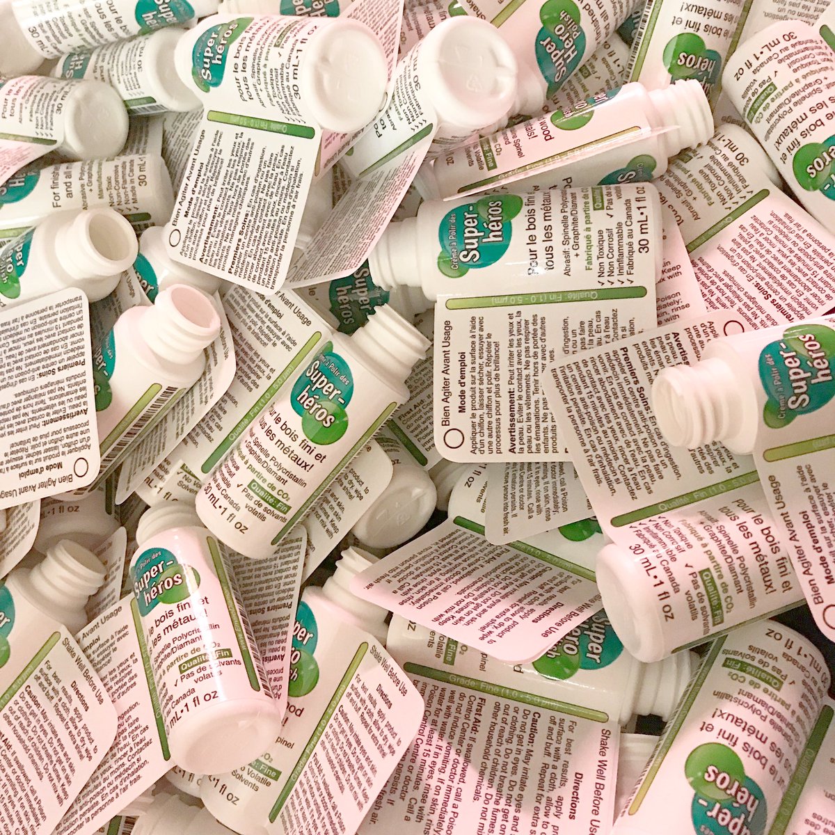 EnviroDiamond's tweet photo. Getting bottles of polish ready! #stayshiny https://t.co/VdUBl7Hxlk