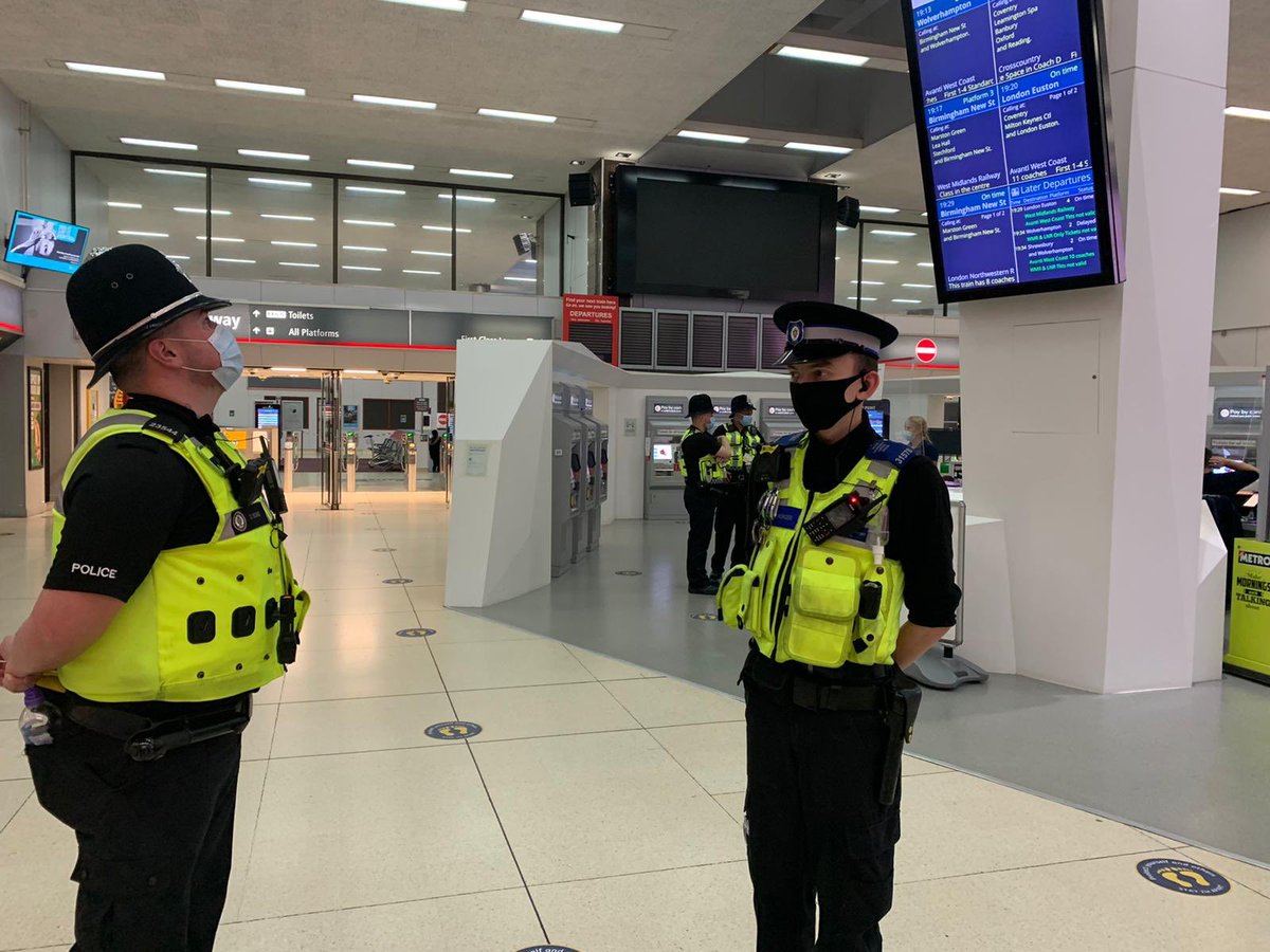 RuralsWMP's tweet photo. Joint patrols alongside @ST_Police @BTP and @ShirleyWMP this afternoon/evening 🚔 Targetting our local transport hubs 🚎🚄 Lots of engagement with the community and commuters 😁
#OneTeam #Patrols #JointActivity https://t.co/AxBky5bFsx