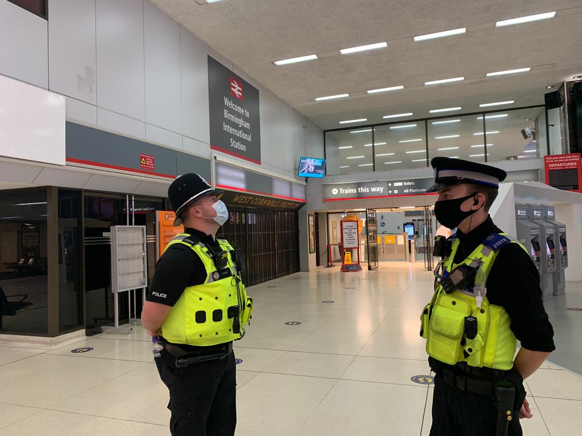 RuralsWMP's tweet photo. Joint patrols alongside @ST_Police @BTP and @ShirleyWMP this afternoon/evening 🚔 Targetting our local transport hubs 🚎🚄 Lots of engagement with the community and commuters 😁
#OneTeam #Patrols #JointActivity https://t.co/AxBky5bFsx