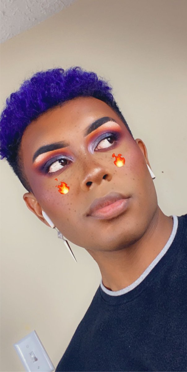 _zzay's tweet photo. @RoyalBeautyCos1 If y’all got room for one more it would be amazing to be part of your PR LIST! https://t.co/E3QjRWdGDu