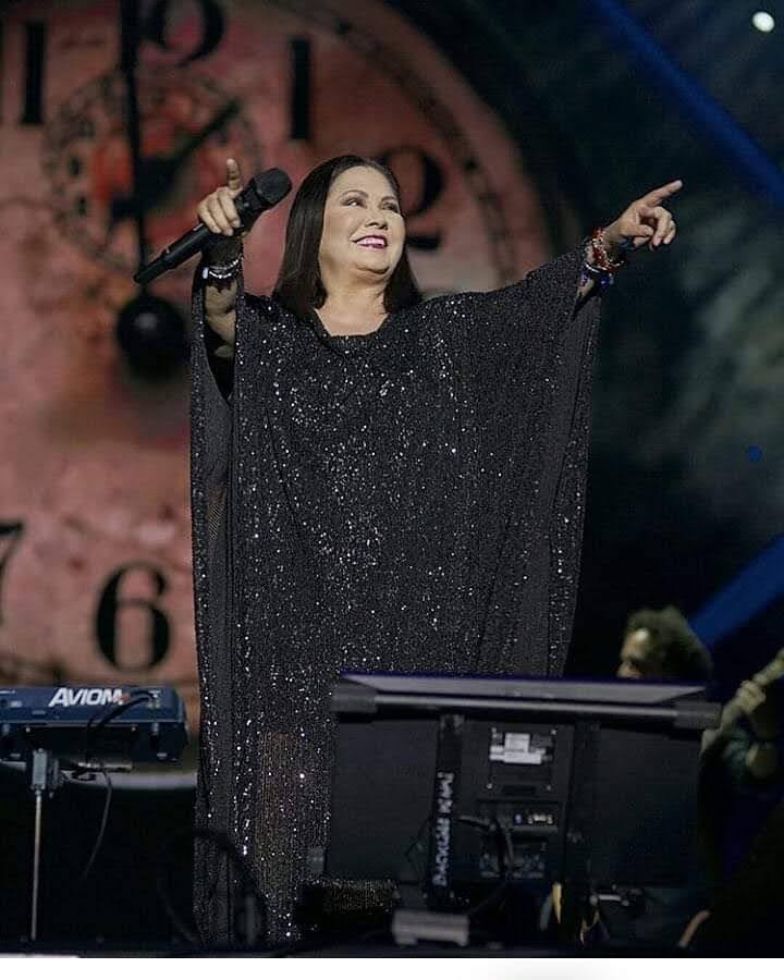 Normasonia7's tweet photo. En este link estamos con la maratón musical de nuestra 👑💞🎼🎶🎵 ANA GABRIEL,en su 46años de carrera artística.https://t.co/RBxNdLuDYn https://t.co/LKA3PUCRaU