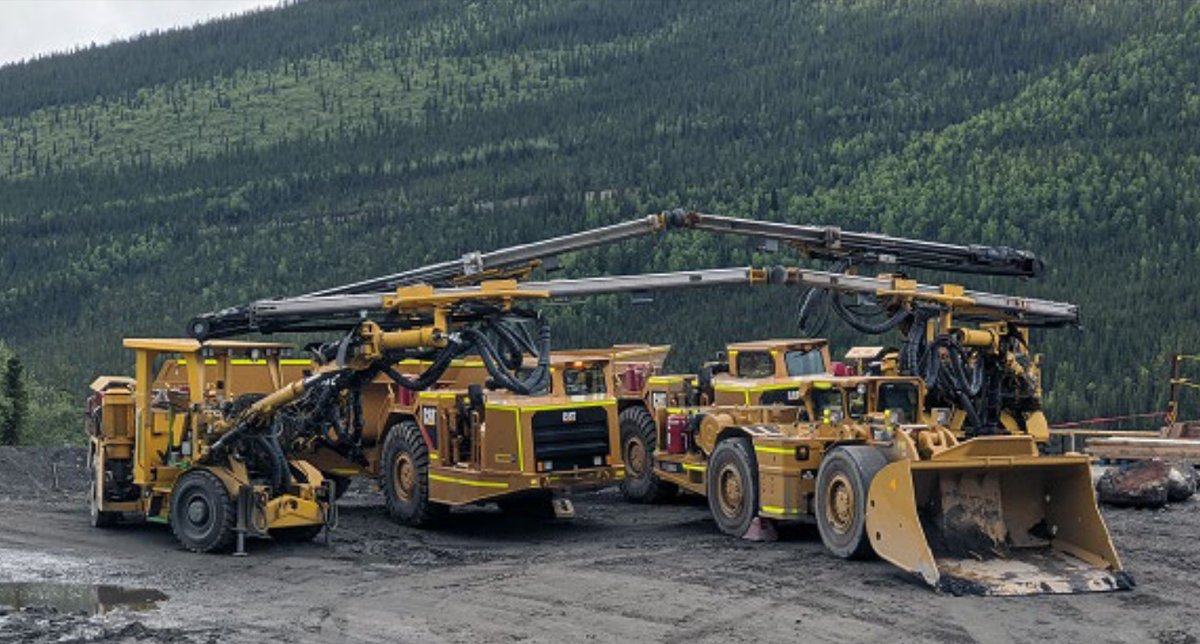 im_mining's tweet photo. At @alexcoresource's #KenoHill UG #silver mining project in Canada's #Yukon, the new fleet is being commissioned or already operating inc 2 @CatMining R1300 LHDs &amp; 2 AD22 trucks plus 2 @epirocgroup 282 jumbos &amp; 2 @MacLeanEng SSB #bolters #futureofmining https://t.co/AdK771LSJr https://t.co/fIN5iFmsAI