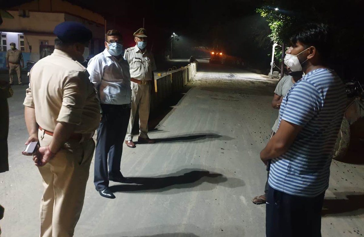 15/16.09.2020 मुरादाबाद
पुलिस महानिरीक्षक, परिक्षेत्र मुरादाबाद एवं पुलिस अधीक्षक(यातायात) मुरादाबाद, द्वारा मुरादाबाद नगर क्षेत्र में रात्रि चैकिंग की गयी।