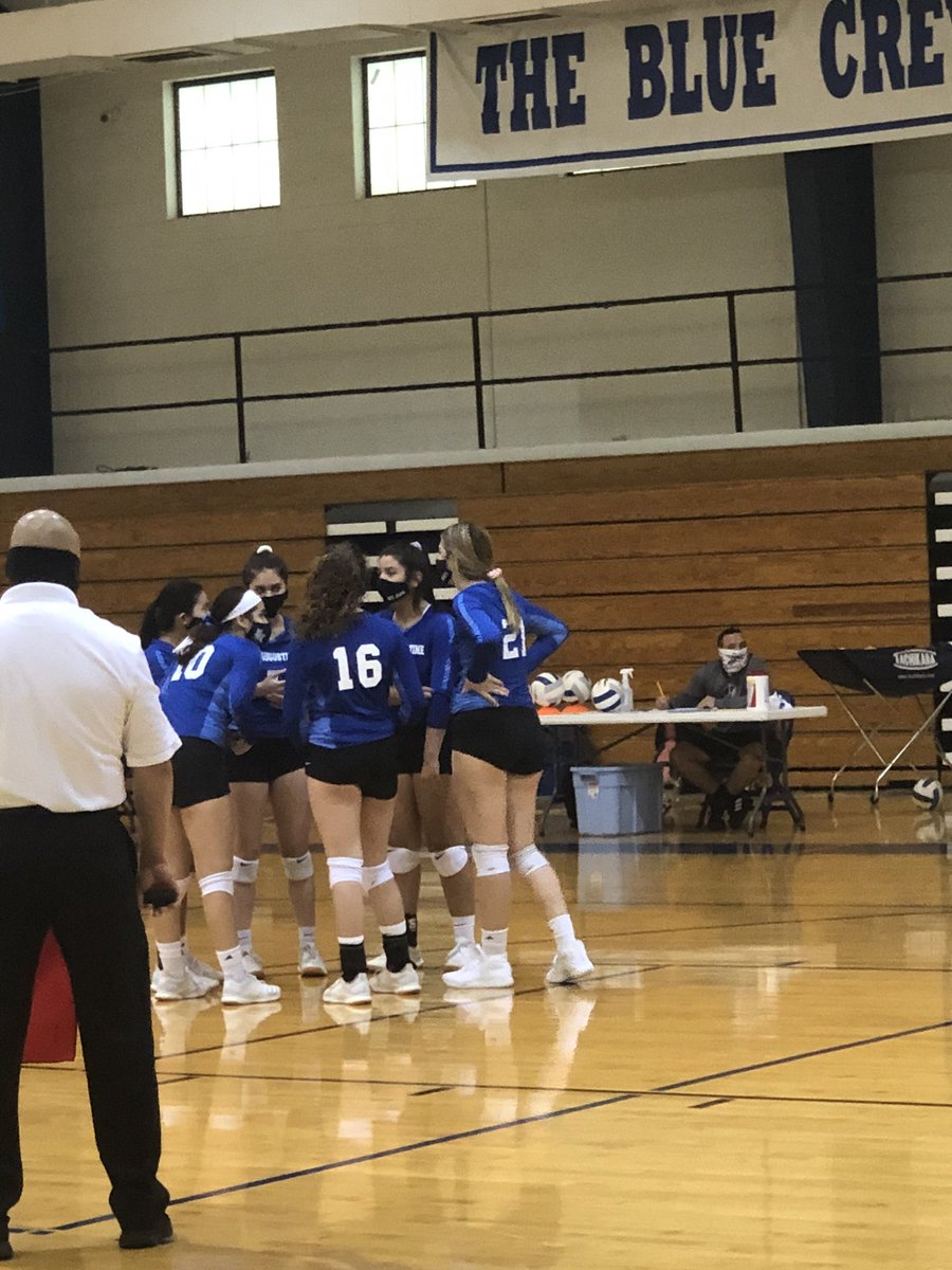 ClaraLMTsports's tweet photo. 1st game of the season. St. Aug  looking rusty ... behind 6-1 against Carrizo Springs. https://t.co/Mwq19ffD2G
