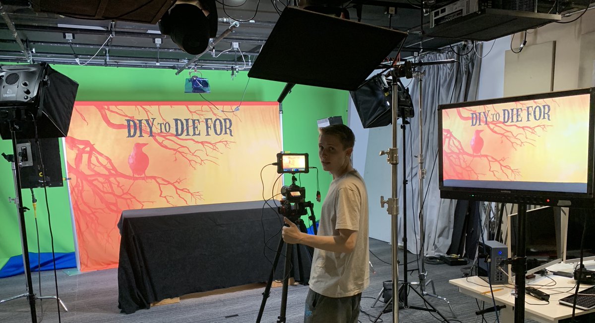 SVF_LTD's tweet image. All set at #SpectrumStudio for tomorrow’s shoot. #sonyar3 #lightpanels #atomosshogun #videoproduction #custombanner #clientmonitor #phoenix #DIY #studioshoot