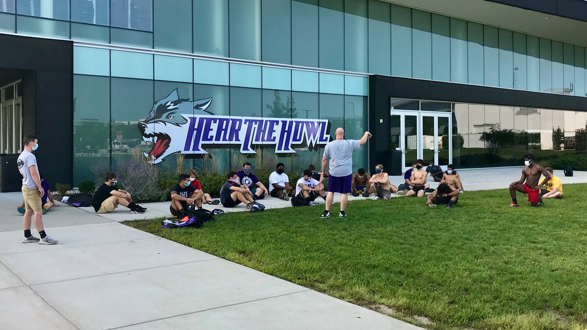 JJCWrestling's tweet photo. Hard working group embracing the grind. #HearTheHowl https://t.co/GuohriiV3z