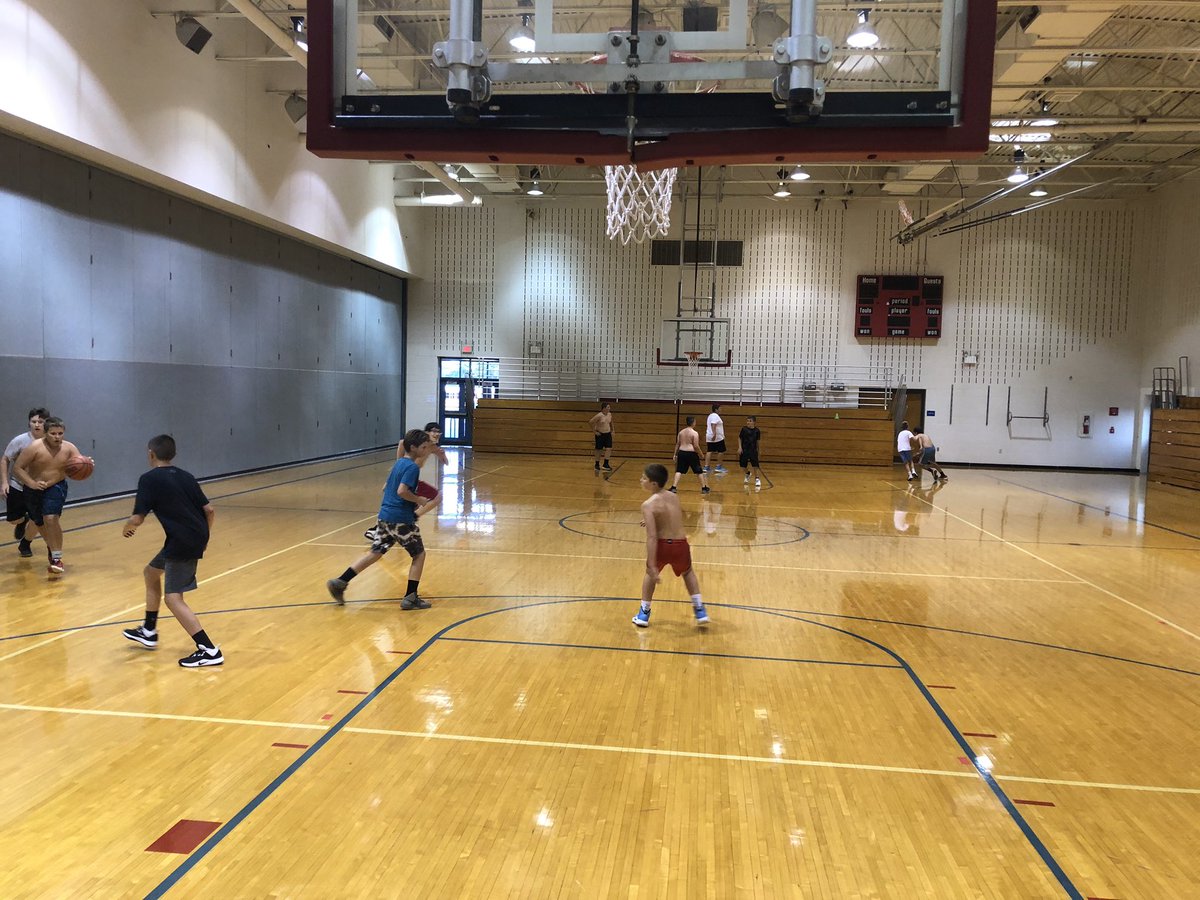 JCD middle schoolers putting in work. #JCDbasketball