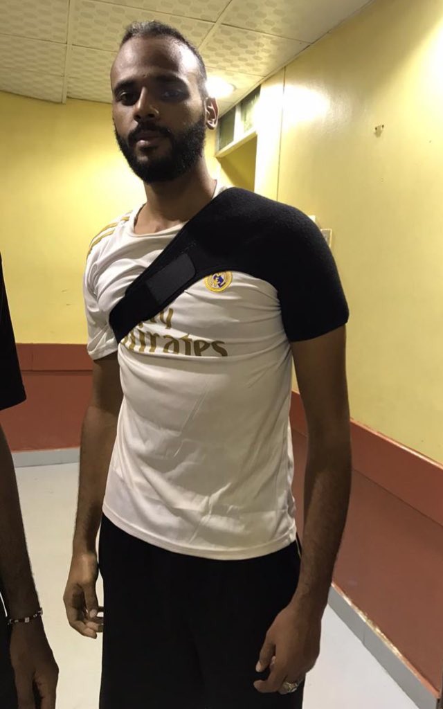 iFiFTY_'s tweet photo. الشباب مشو تمرين كورة و دي كانت النتيجة، اللهم لا شماته . 
جهاد ما تمرين ده... و كمان في زول تاني ركبتو جلت قالو لكن ما لقيت ليهو صورة  . 😂😂😂😂😂😂😂😂😂😂😂😂😂😂😂😂😂😂😂😂 https://t.co/gBDGXkCTC1