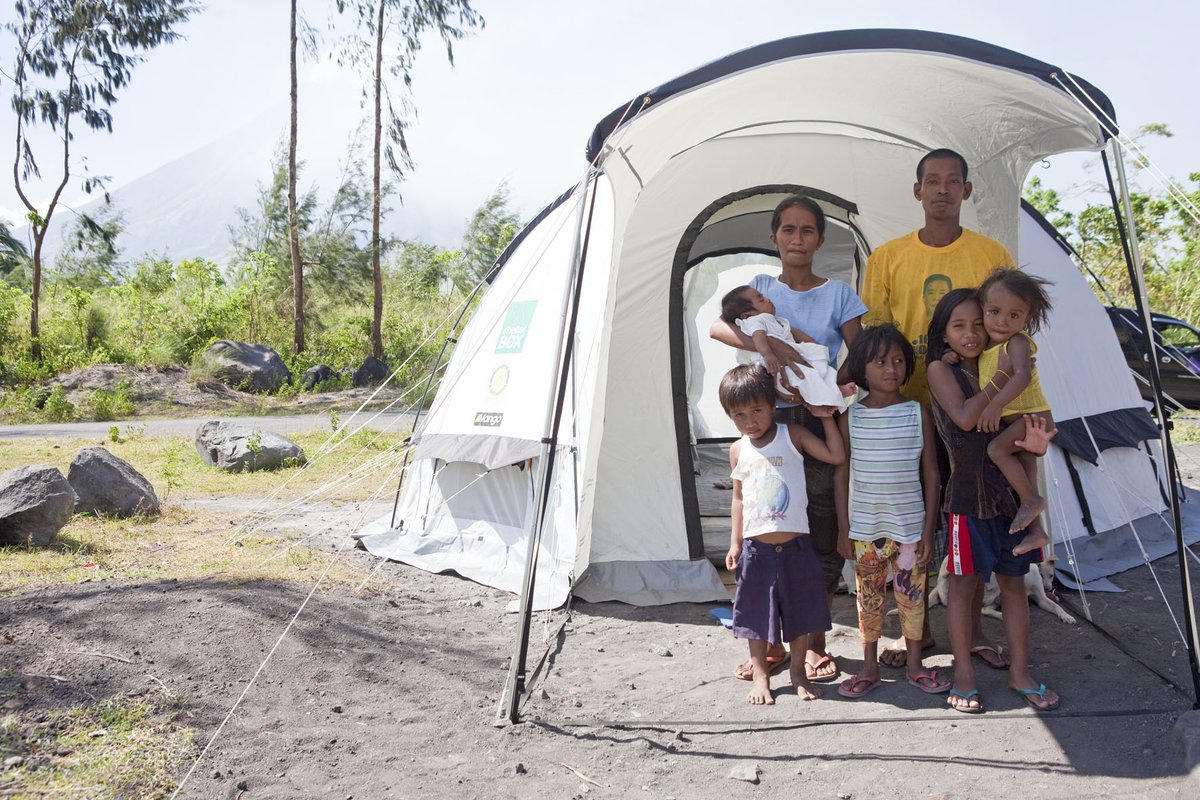 ShelterBoxCan's tweet photo. At ShelterBox, we’re devoted to families - wherever they are in the world. Your support helps keep families and communities together with an increased sense of stability, as well as safe from exposure to #coronavirus. Read more about where we're working at https://t.co/XsmG7OexIn https://t.co/EKnFsLazyY