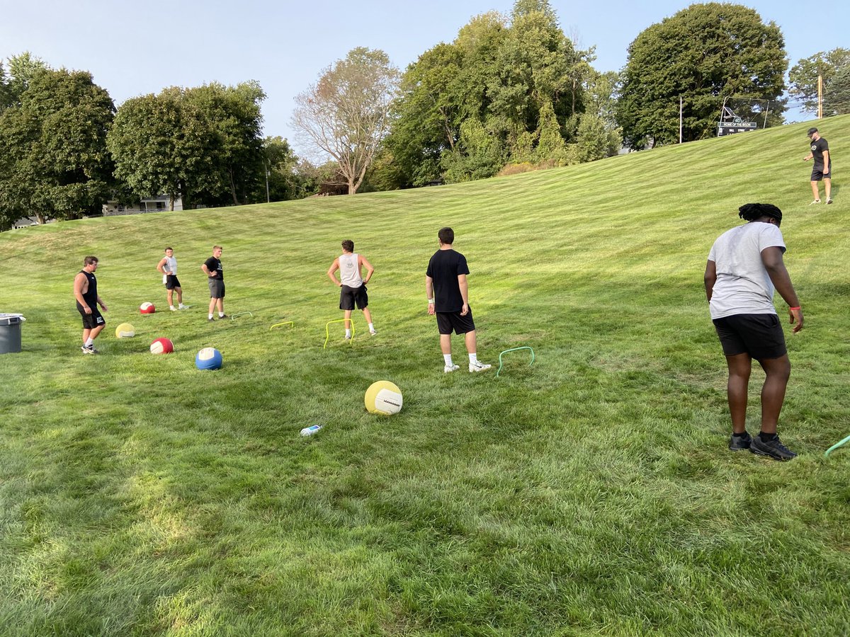 NicholsBisonFB's tweet photo. First day of Fall ball was a success! These boys put in work and we are excited for the future! #gobison https://t.co/W7ew0R9RWO
