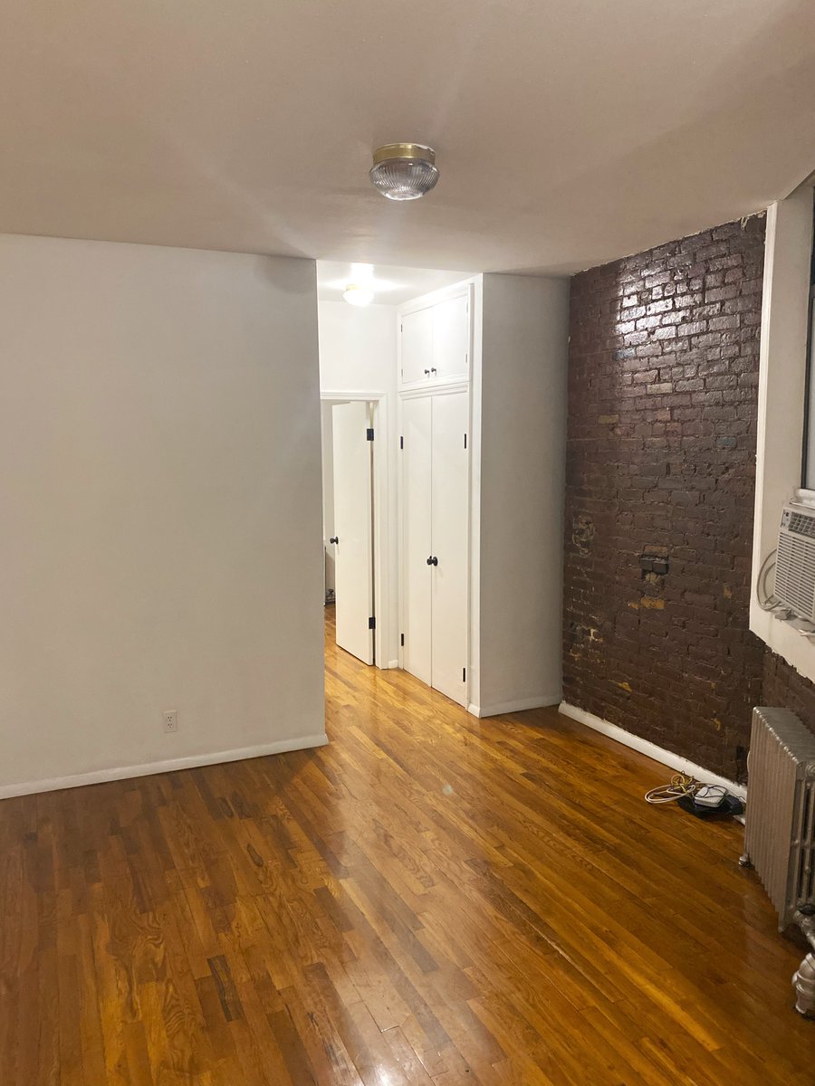 Apartment #2: West Village(Feb 2020 - June 2020)My needs: cool location, accessible to work, somewhere to settle into NY.Assuming the world would be, ya know, normal, I chose location over everything. Decently-sized 1 BR in WV. Figured I'd spend more time out, not in. $3100.