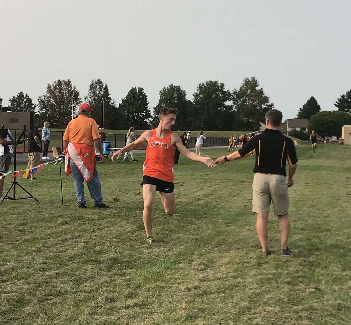 K8ieMcDonald's tweet photo. Northampton’s Zeke Colyer led the Konkrete Kids boys to a 25-30 victory over Freedom on first day of EPC cross country 🏃‍♂️Full story in Thursday’s Northampton Press 📰⁦@NorthamptonXC⁩ ⁦@KonkreteKids⁩ https://t.co/OW3hH6eKG6