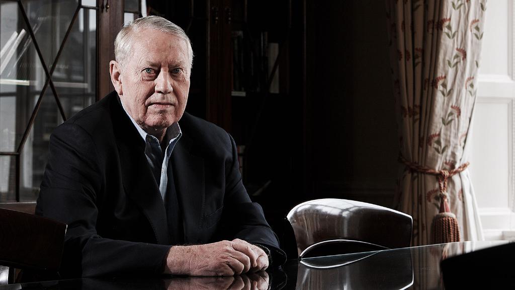 Forbes's tweet photo. It took decades, but Chuck Feeney, the former billionaire cofounder of retail giant Duty Free Shoppers has finally given all his money away to charity. He has nothing left now—and he couldn’t be happier https://t.co/dKnpVHWst8 https://t.co/zObmyQihu0