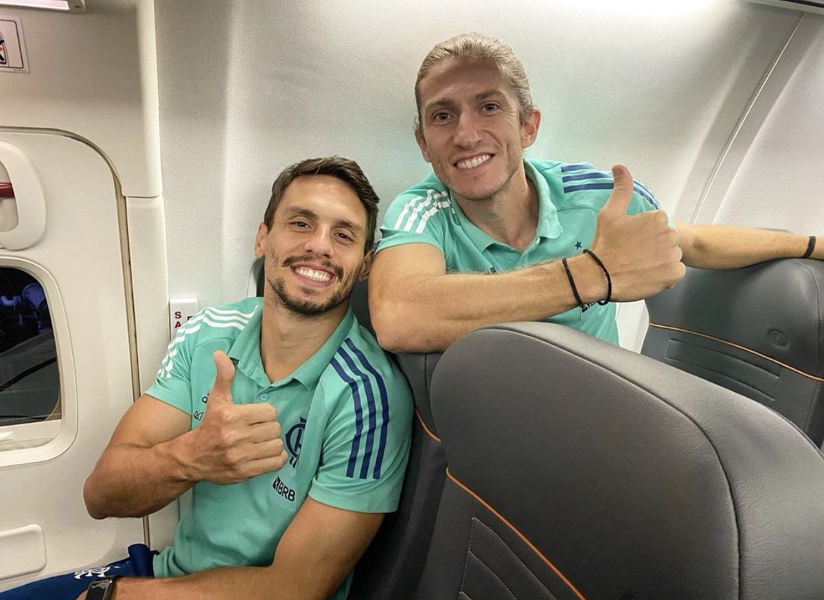 RCaio03's tweet photo. Partiu @LibertadoresBR ✈️🙏🏻👊🏻🔴⚫️ https://t.co/jZXgqz30us