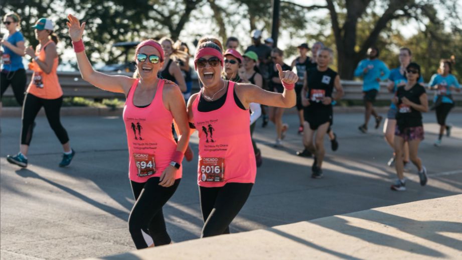 ChicagoHalf's tweet photo. There are still 20 days to go until we reach the HOKA ONE ONE Run the L Challenge finish line. Register now and backlog any miles you have completed since August 10th or challenge a run buddy to conquer the relay and split the distance with you. #CHIHalf #RunCHI #RunTheL https://t.co/WVw0fVmYOs