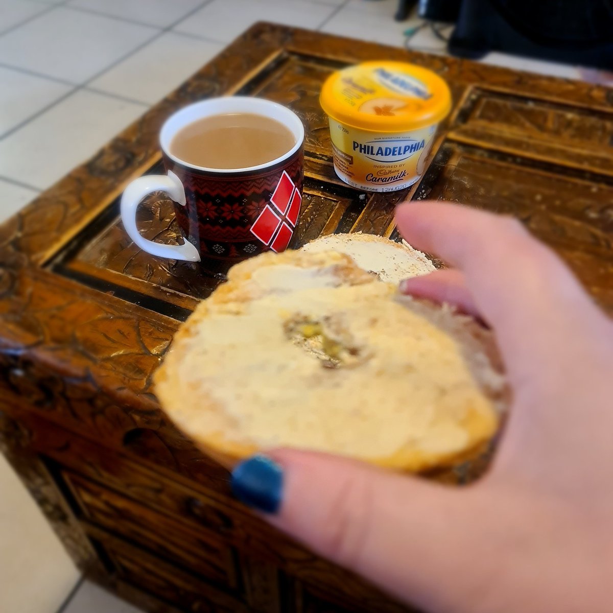 MorganaFallow's tweet photo. Coffee in my Harley mug, and toasted bagel with Caramilk cream cheese, just the breakfast I needed this morning. #breakfast #breakfastofchampions #coffee #harleyquinn #caramilk #caramilkcreamcheese #bagels #creamcheese #philadelphiacreamcheese https://t.co/J0V00Z0QB4