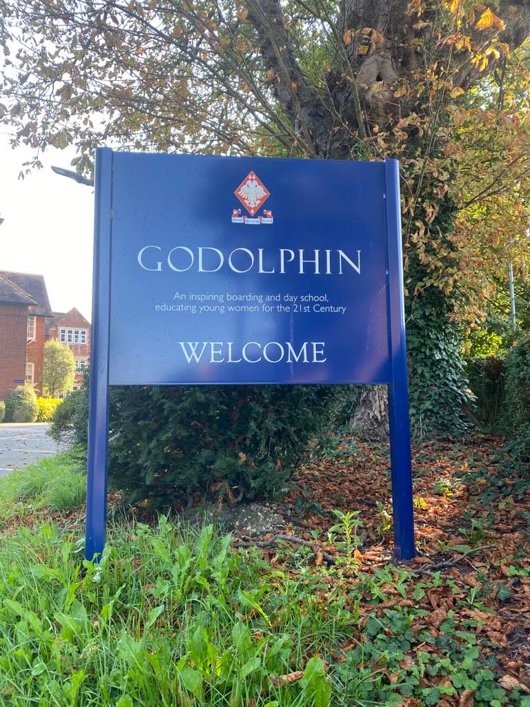 AJardella's tweet photo. Great time presenting our Teen Skin masterclasses to this award winning independent school. Range of ages, preparing them to look after their young skins, how to treat spots, the importance of cosmetic &amp; skincare hygiene &amp; how to tackle maskne #beauty https://t.co/wy4ystsIvZ